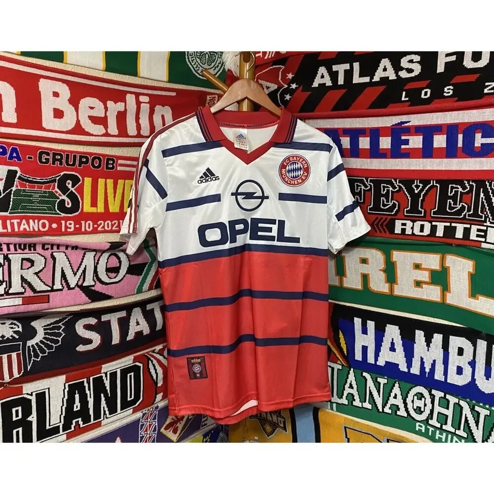 Bayern Munich | Men’s Medium Retro 98/00 Away Jersey - Picture 6 of 7